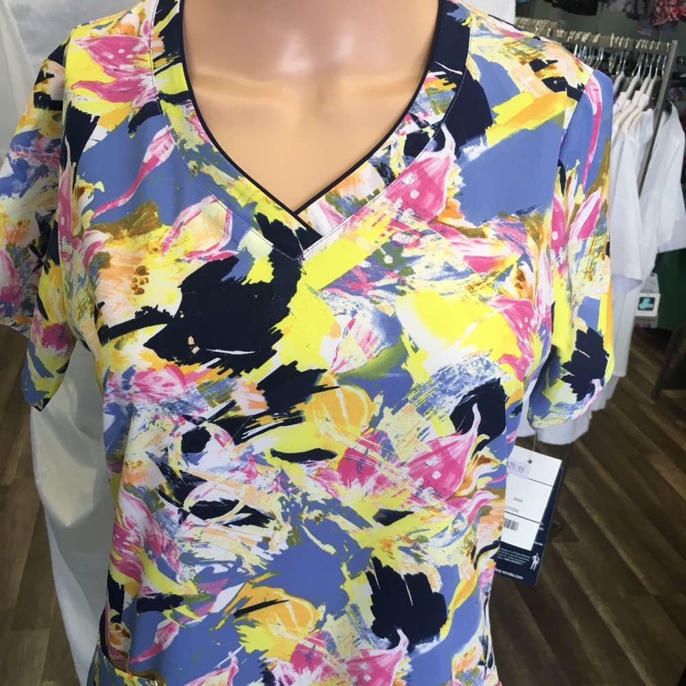 🔥🔥🔥🔥Jockey Scrubs top Sm. Very soft.